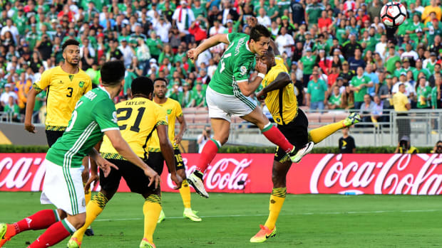 chicharito-header-mexico-jamaica-copa-america.jpg